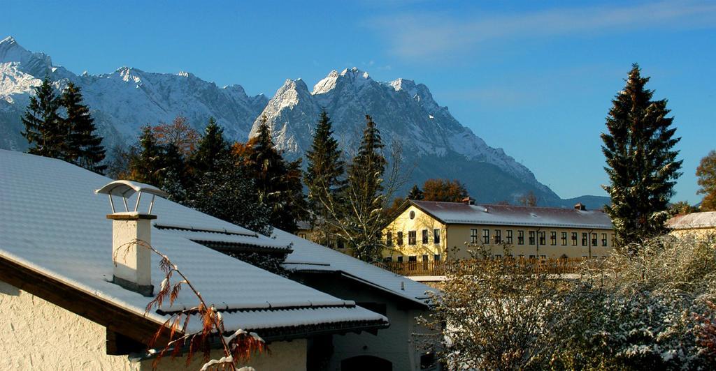 ガルミッシュ・パルテンキルヒェンLandhaus Alpenblickアパートメント エクステリア 写真